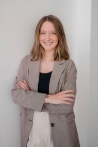 Erin Cromie Headshot